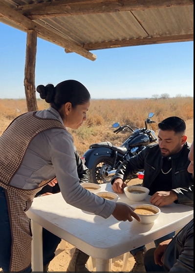 La cocinera enfrentó a tres motociclistas por no pagar… pero una sola llamada hizo que regresaran de una forma que nadie esperaba